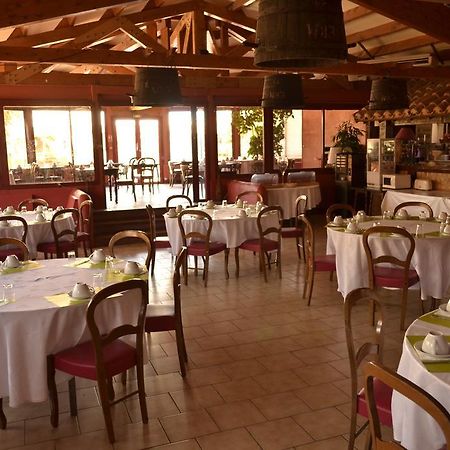 Hôtel Des Vignes Rivesaltes Buitenkant foto
